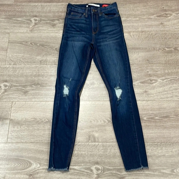 Celebrity Pink The Spice High Rise Destructed Denim Skinny Jeans 0/24 - Picture 1 of 14